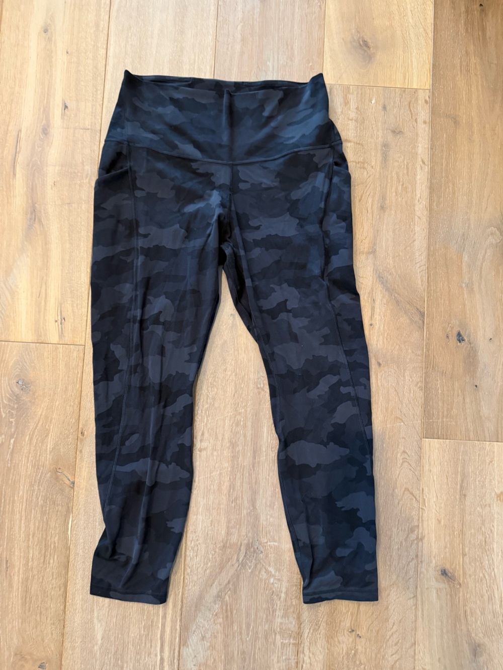 Lululemon high rise align leggings with pockets